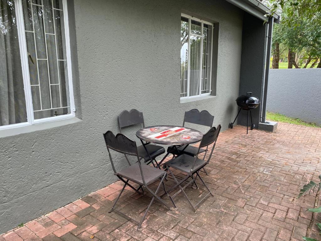 Endonini House Lovely 3 Bedroom Mbombela Chambre photo